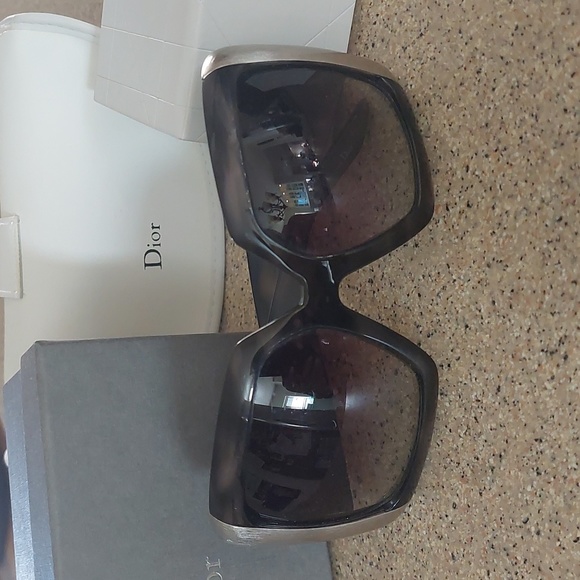 Dior Sunglasses - Picture 2 of 4